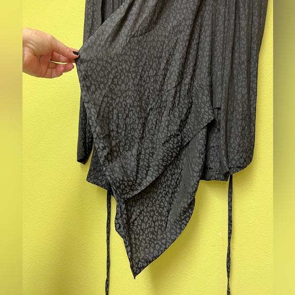 LOGO by Lori Goldstein Gray Sweater - Picture 7 of 14